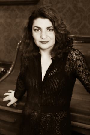 actor photo of Rebecca Bernstein