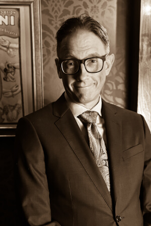 actor photo of Patrick Barton